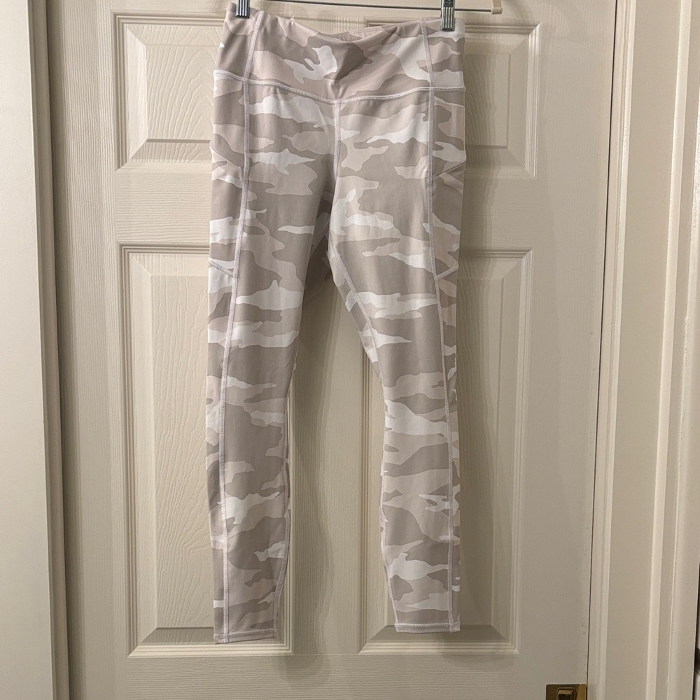 Athleta Women's Cream Camouflage Leggings